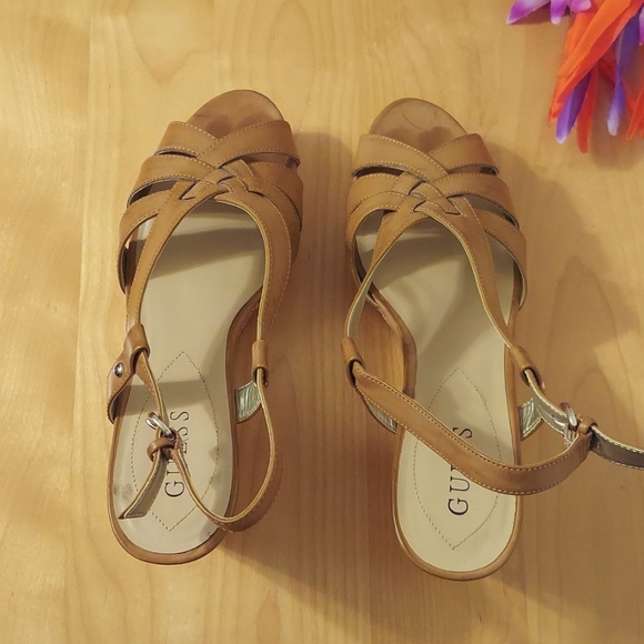 Guess Kayce Faux Leather and Cork Platform Wedge Sandals Size 9.5 Tan Nude - Picture 4 of 16